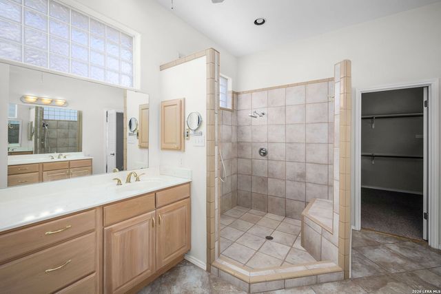 632 Lake Valley, La Vernia, TX 78121