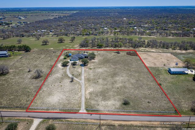 632 Lake Valley, La Vernia, TX 78121