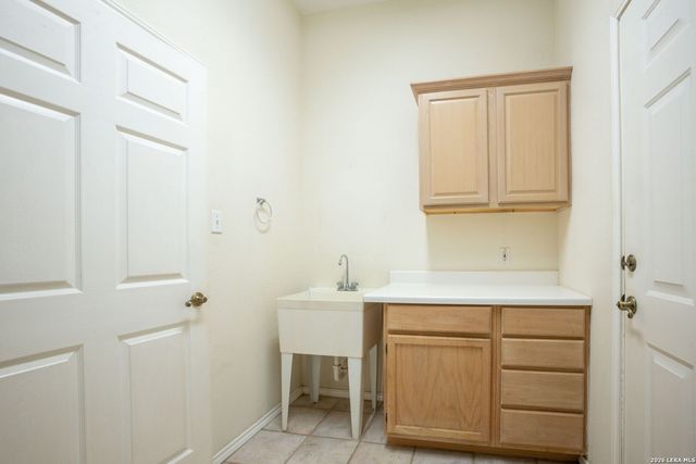 632 Lake Valley, La Vernia, TX 78121