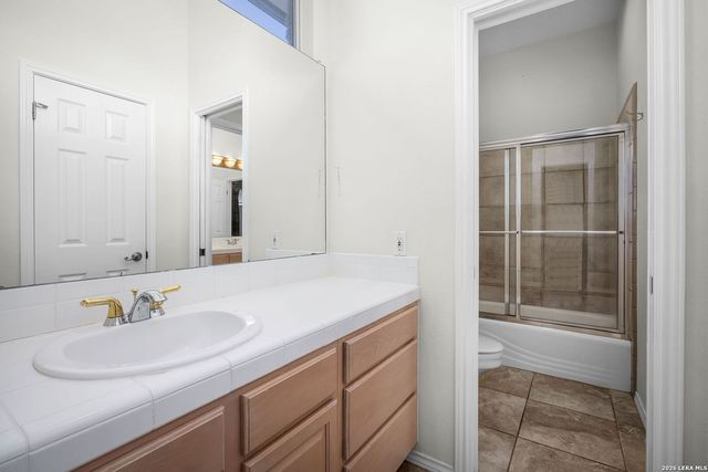 632 Lake Valley, La Vernia, TX 78121