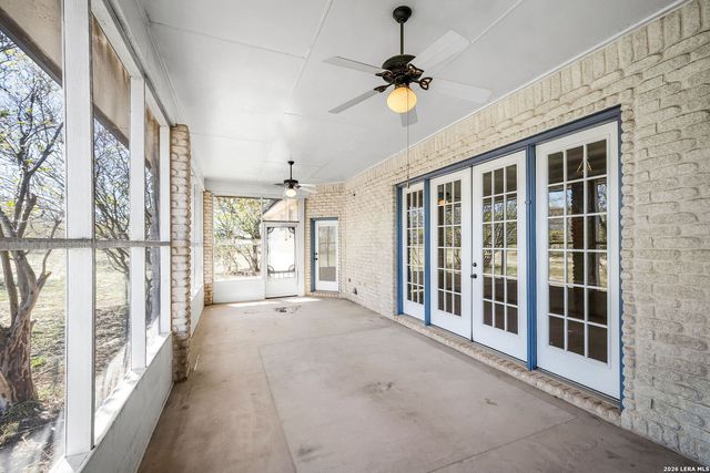 632 Lake Valley, La Vernia, TX 78121