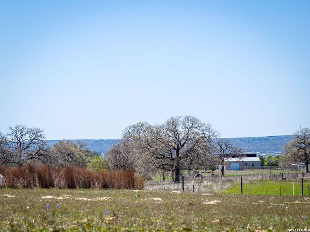 632 Lake Valley, La Vernia, TX 78121