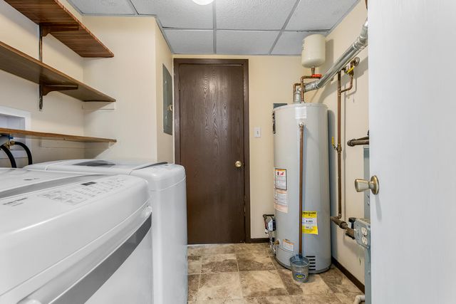 8323 Fairbanks Street 3e, Crown Point, IN 46307