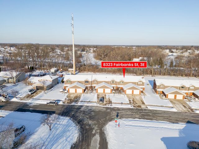 8323 Fairbanks Street 3e, Crown Point, IN 46307