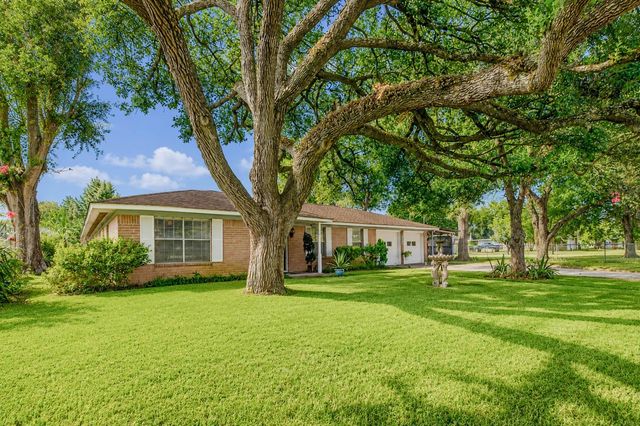 5831 Fm 2218 Road, Pleak, TX 77469