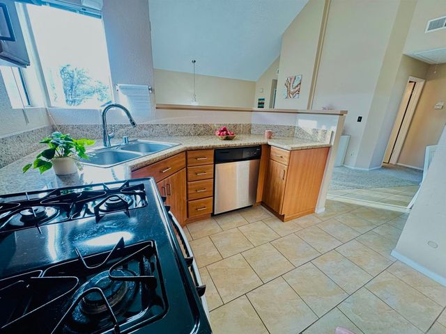 161 Seaway Ct, Hercules, CA 94547