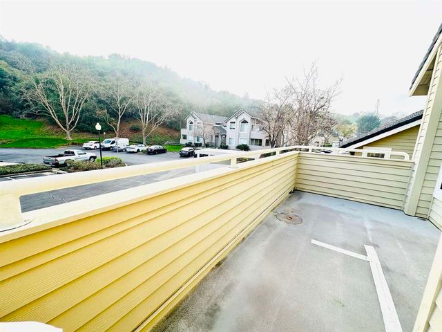 161 Seaway Ct, Hercules, CA 94547