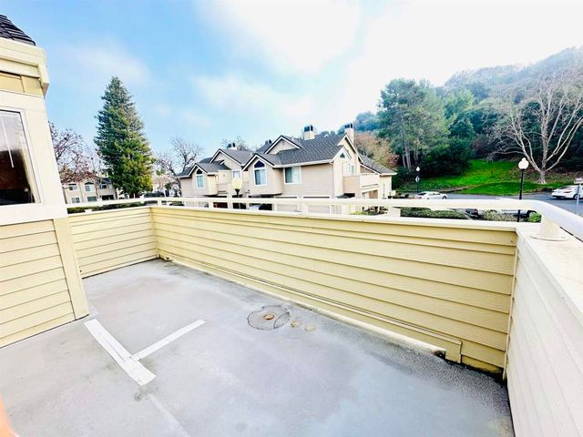 161 Seaway Ct, Hercules, CA 94547