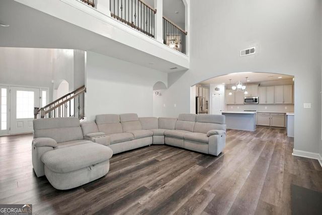 109 Lacey Oak Lane, Bonaire, GA 31005