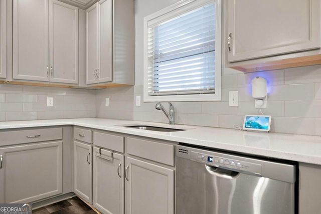 109 Lacey Oak Lane, Bonaire, GA 31005