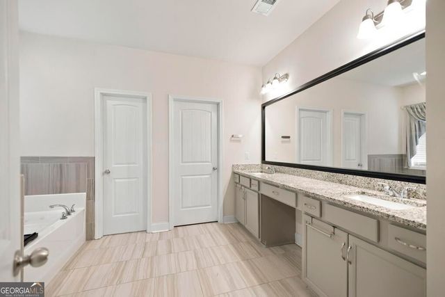 109 Lacey Oak Lane, Bonaire, GA 31005