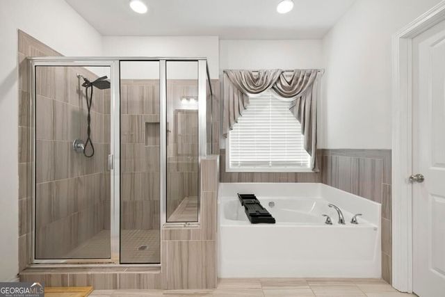 109 Lacey Oak Lane, Bonaire, GA 31005