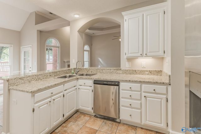 2707 Bronte Circle, Owens Cross Roads, AL 35763