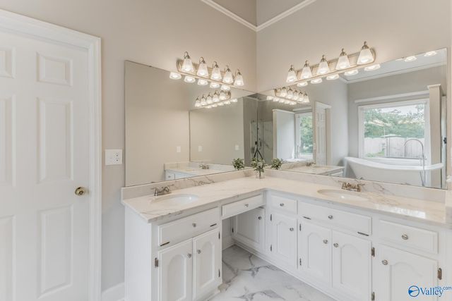 2707 Bronte Circle, Owens Cross Roads, AL 35763