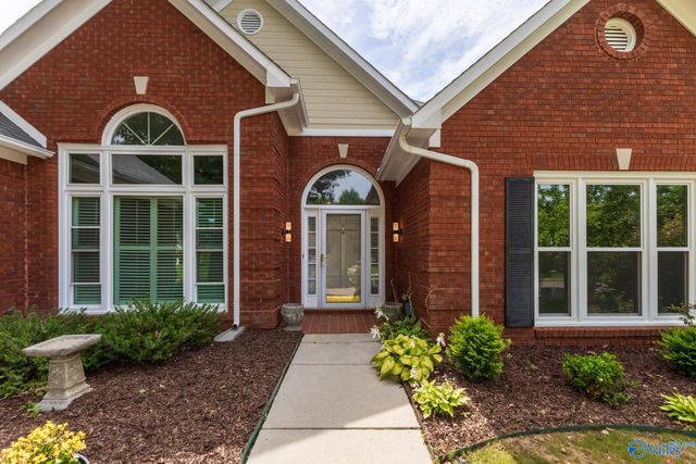 2707 Bronte Circle, Owens Cross Roads, AL 35763