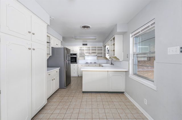 1500 Oak Cliff Road, Fort Worth, TX 76103