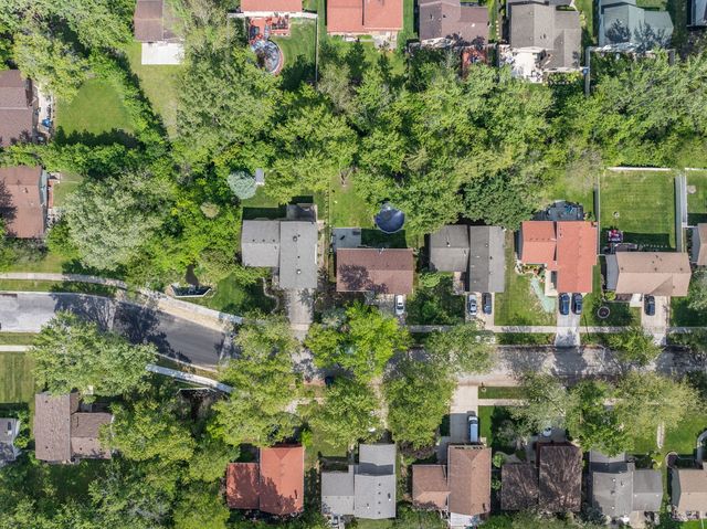 22757 Lakeshore Drive, Richton Park, IL 60471