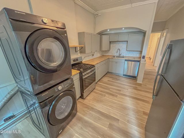 2425 5th Avenue, Troy, NY 12180