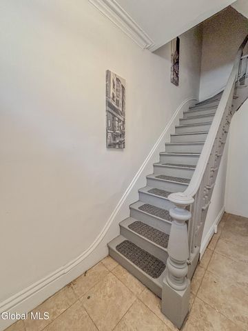 2425 5th Avenue, Troy, NY 12180