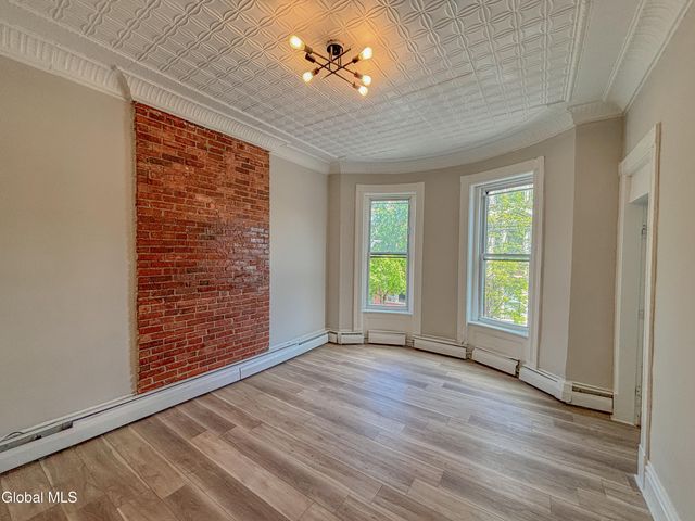 2425 5th Avenue, Troy, NY 12180