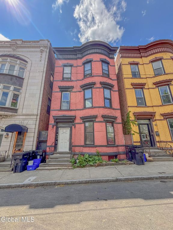 2425 5th Avenue, Troy, NY 12180