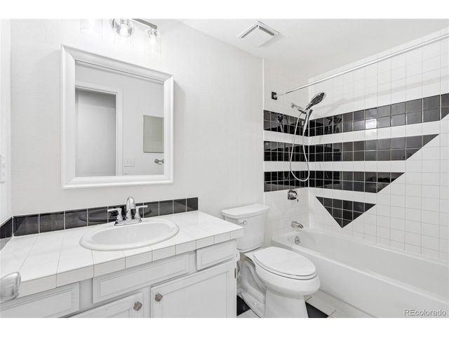 5830 W 73rd Ave, Arvada, CO 80003