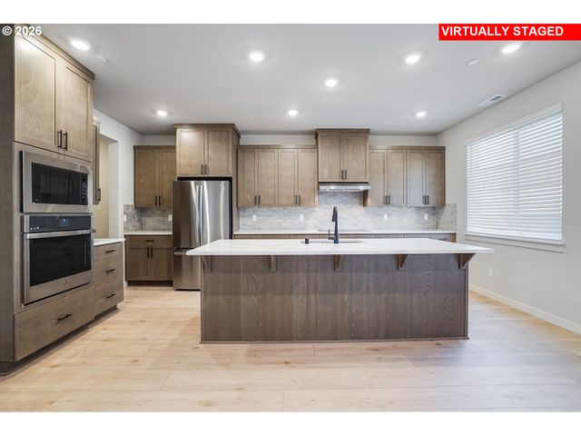 8706 N FARRELL St, Camas, WA 98607