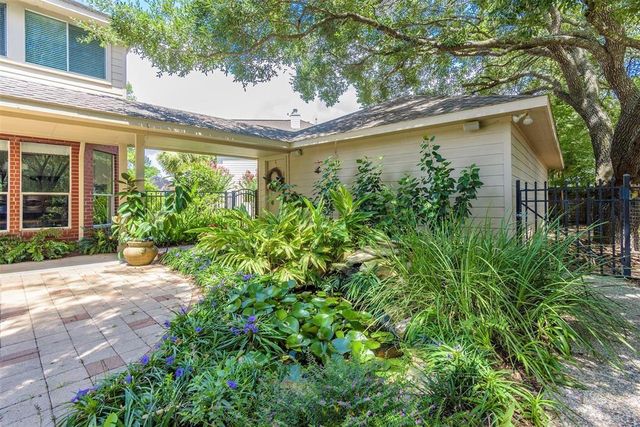 111 Oak Creek Lane, League City, TX 77573