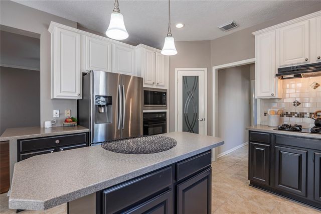 111 Oak Creek Lane, League City, TX 77573