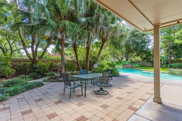 111 Oak Creek Lane, League City, TX 77573