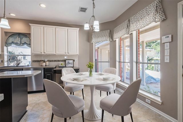 111 Oak Creek Lane, League City, TX 77573