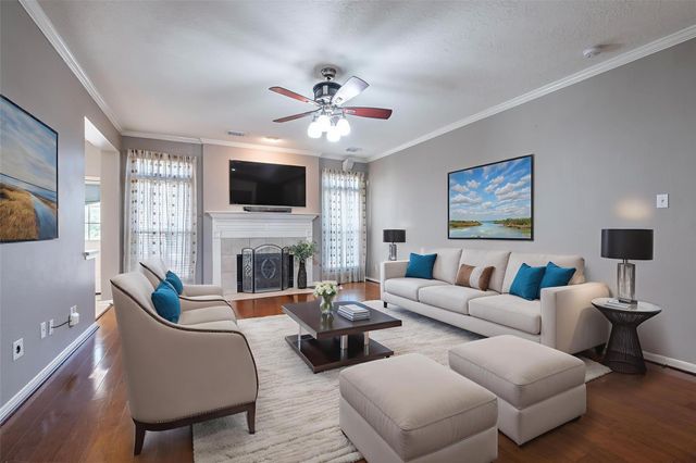 111 Oak Creek Lane, League City, TX 77573