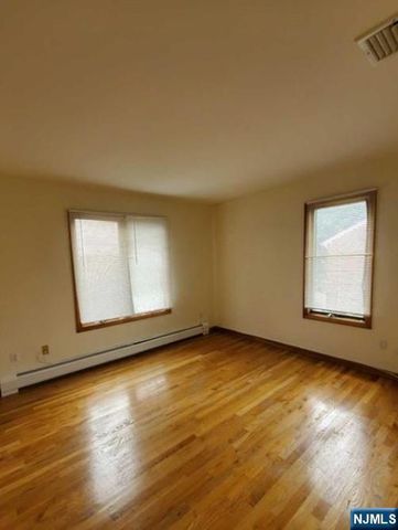 180 Myrtle Avenue, Fort Lee, NJ 07024