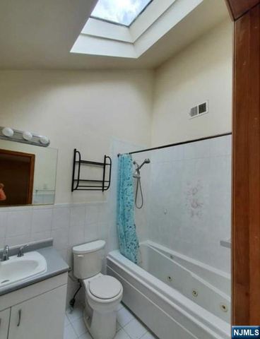 180 Myrtle Avenue, Fort Lee, NJ 07024