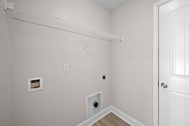 1385 Sussex Dr, Clarksville, TN 37042