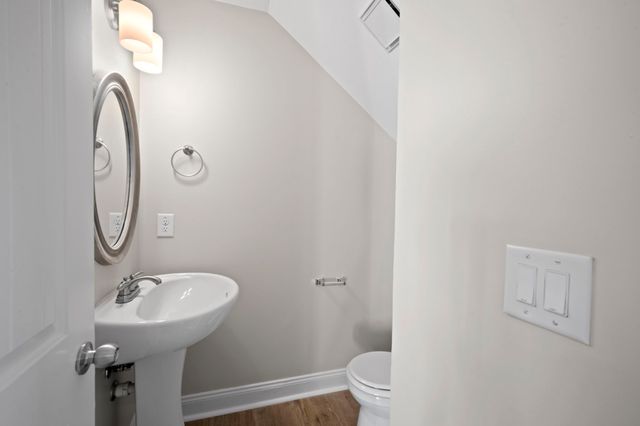 1385 Sussex Dr, Clarksville, TN 37042