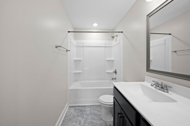 1385 Sussex Dr, Clarksville, TN 37042