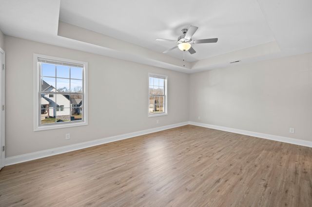 1385 Sussex Dr, Clarksville, TN 37042