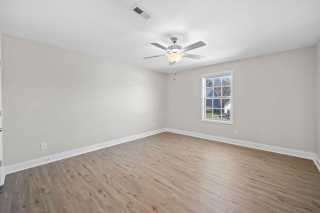 1385 Sussex Dr, Clarksville, TN 37042