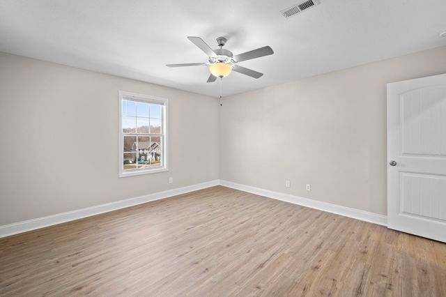 1385 Sussex Dr, Clarksville, TN 37042