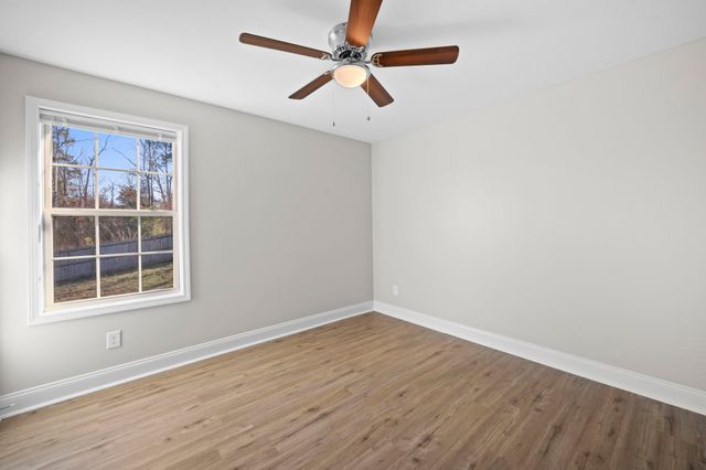 1385 Sussex Dr, Clarksville, TN 37042