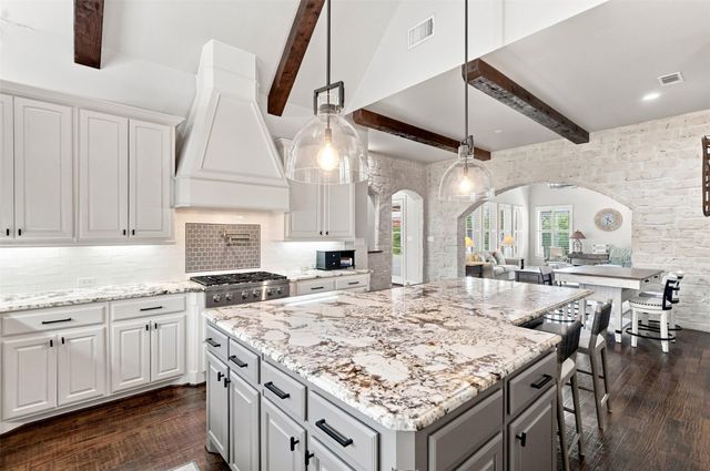 104 Brentwood Drive, Heath, TX 75032