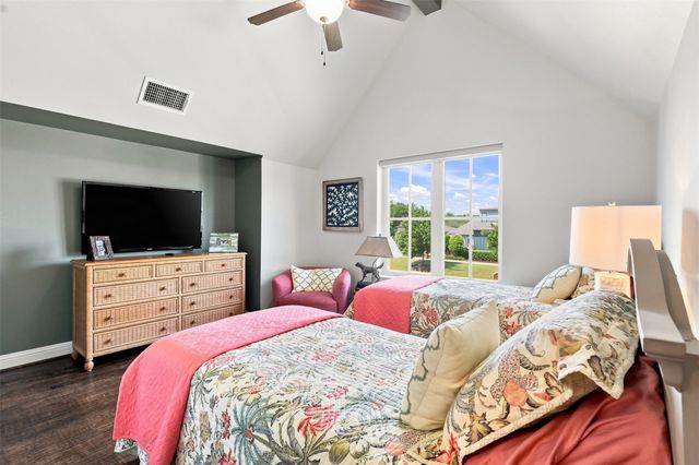 104 Brentwood Drive, Heath, TX 75032