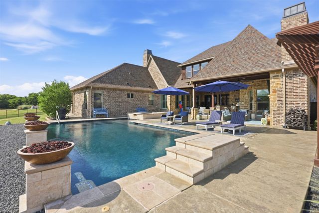 104 Brentwood Drive, Heath, TX 75032
