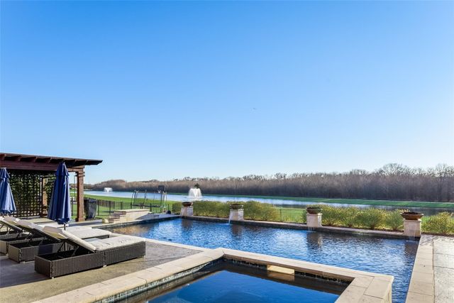 104 Brentwood Drive, Heath, TX 75032