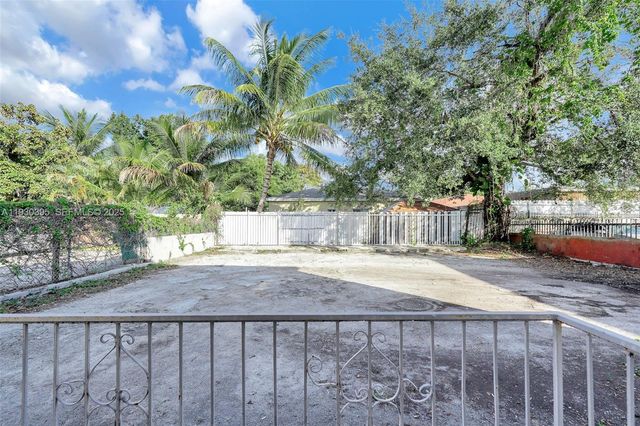 8295 NE Miami Ct 3, Miami, FL 33138