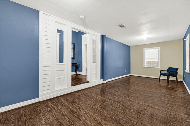 305 N Live Oak Street, Houston, TX 77003