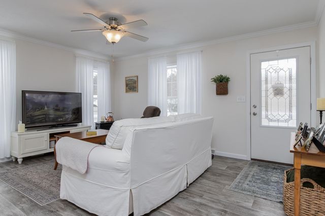 104 Robin Hood Drive, Exeter, NH 03833