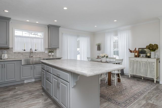 104 Robin Hood Drive, Exeter, NH 03833