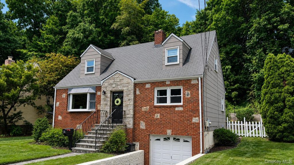 24 Dogwood Drive, Scarsdale, NY 10583 — photo 2
